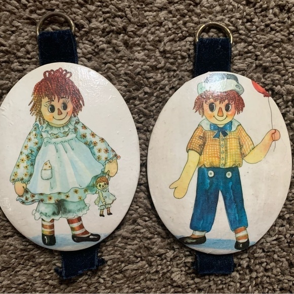 Vintage Raggedy Ann & Andy Hanging Oval Decor - Picture 1 of 4